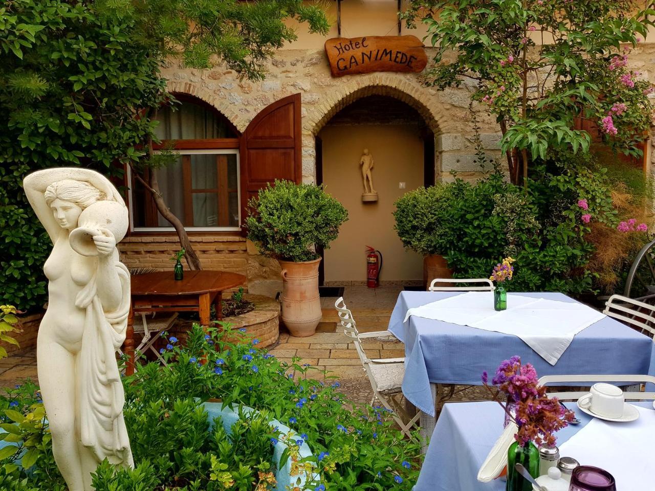 Ganimede Hotel, Galaxidi Bagian luar foto