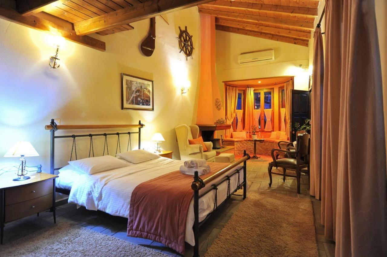 Ganimede Hotel, Galaxidi Bagian luar foto